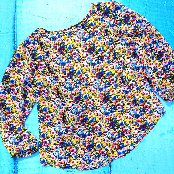 Floral top - Picture 1 of 4